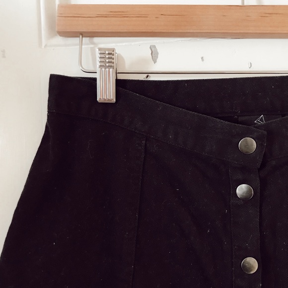 Black Button-up Skirt - Picture 2 of 2